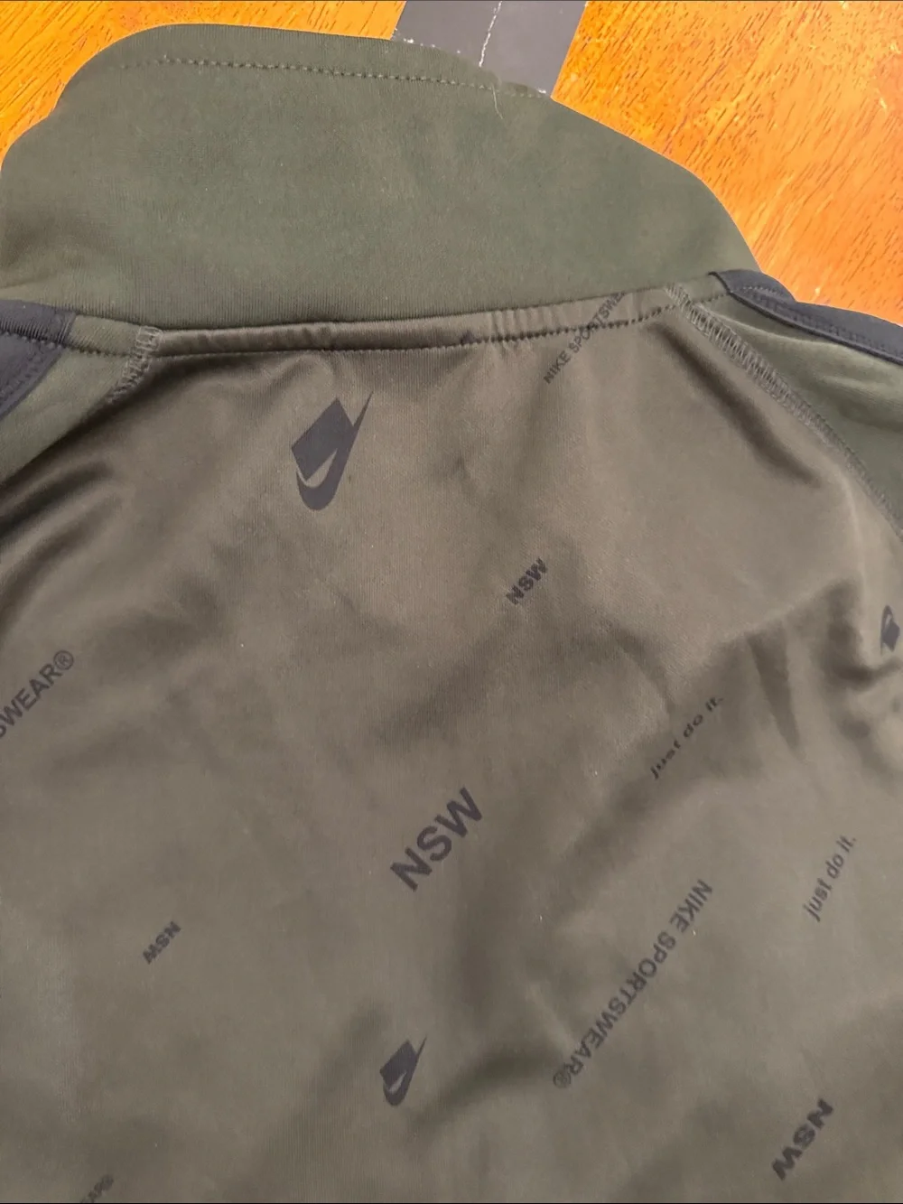 Nike Men’s Two-Tone Olive & Dark Green Lightweight Jacket xxl